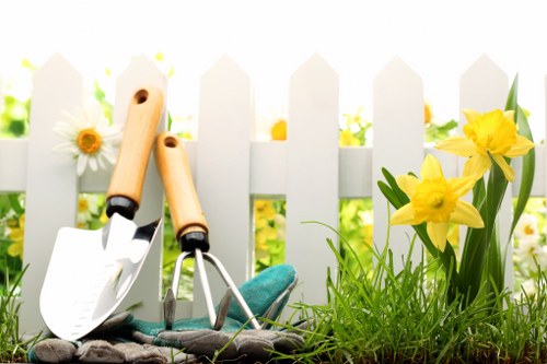 Garden maintenance work with clear service terms